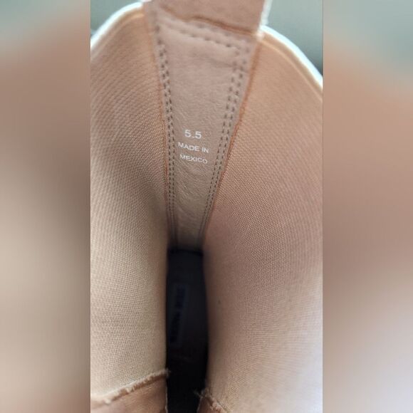 Steve Madden Hesitant Chelsea Boots Women's Size 5.5 -Sand Suede - Picture 5 of 11